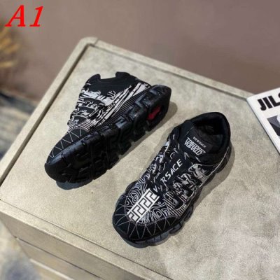 VERSACE ヴェルサーチ スニーカー 今年も人気 ACAF
