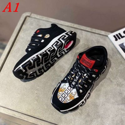 VERSACE ヴェルサーチ スニーカー 人気確定 ACAF