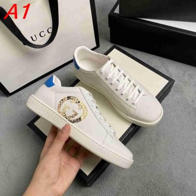 GUCCI グッチ スニーカー 新作売切れ続出 AY