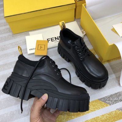 FENDI フェンデイ スニーカー 完売必須 ACBB