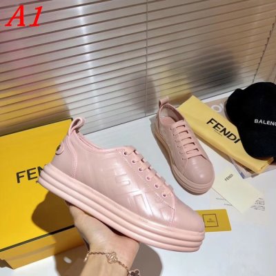 FENDI フェンデイ スニーカー 人気話題 AR