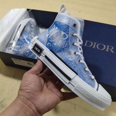 DIOR ディオール スニーカー 限定デザイン大人気完売前に AW