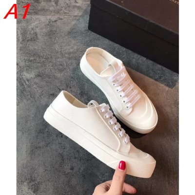 BOTTEGA VENETA ボッテガヴェネタ スニーカー 新作売切れ続出 AT