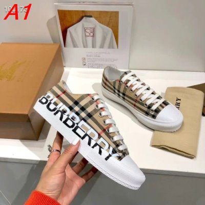 BURBERRY バーバリー スニーカー 限定デザイン大人気完売前に AW