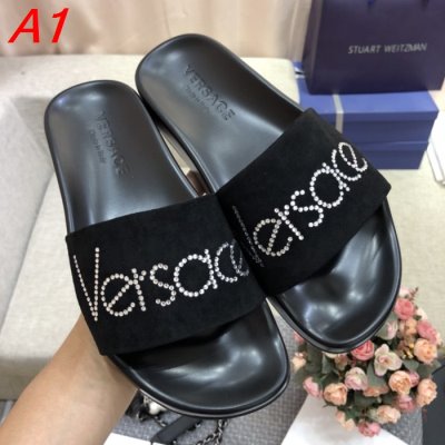 VERSACE ヴェルサーチ サンダル/ミュール 今年も人気 AM