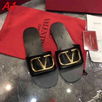 VALENTINO ヴァレンティノ サンダル/ミュール 最新商品即完売必至 AN
