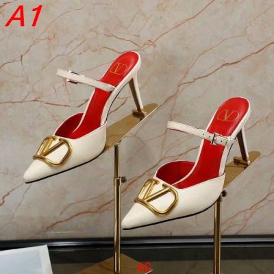 VALENTINO ヴァレンティノ サンダル/ミュール 日本即完売予想 AR