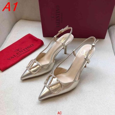 VALENTINO ヴァレンティノ サンダル/ミュール 完売必須 AV