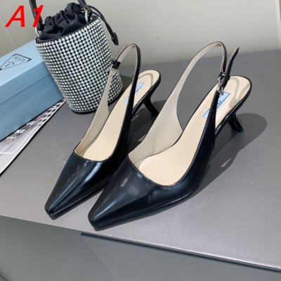 PRADA プラダ サンダル/ミュール 限定デザイン大人気完売前に AX