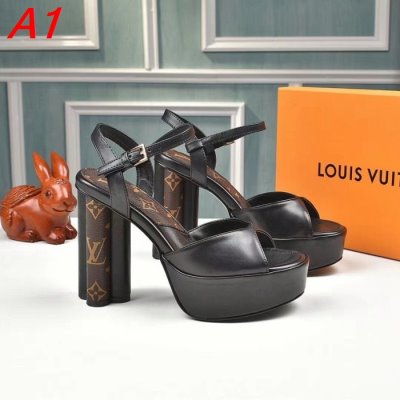 LOUIS VUITTON ルイヴィトン サンダル/ミュール 足下注目してくれる...