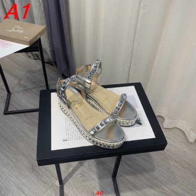 CHRISTIAN LOUBOUTIN クリスチャンルブタン サンダル/ミュール 足下注目してくれる AR