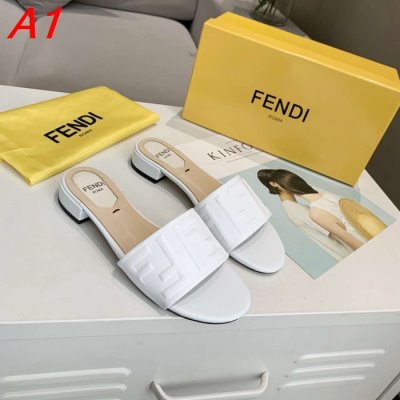FENDI フェンデイ サンダル/ミュール 愛用ブランド AO