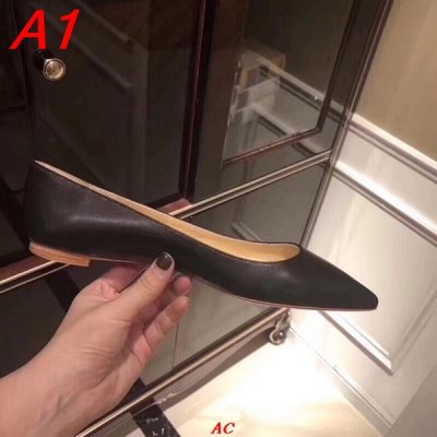 CHRISTIAN LOUBOUTIN クリスチャンルブタン パンプス 人気話題 AW