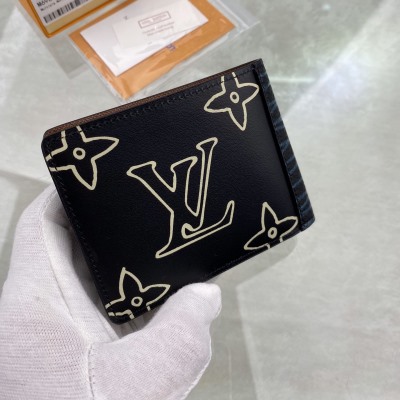LOUIS VUITTON ルイヴィトン 財布 メンズ 足下注目してくれる M69699 AP