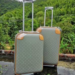 ルイ ヴィトン LOUIS VUITTON 《2020年》今、注目のストリート スーツケース さわやか夏スタイル新品