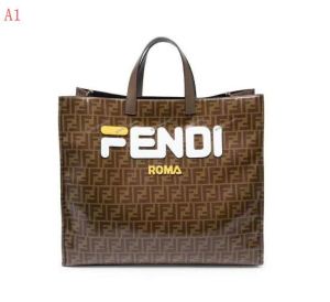 人目を引く存在感 2020年秋冬入荷 FENDI フェンディ 3色可選 トートバッグ 秋季超人気アイテム