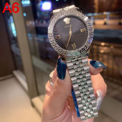 ヴェルサーチェ VERSACE 時計 ウォッチ 抜群の雰囲気が作れる! 36mm