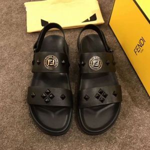 今期注目のブランドトレンド フェンディおしゃれな夏ファッション2020 FENDI サンダル