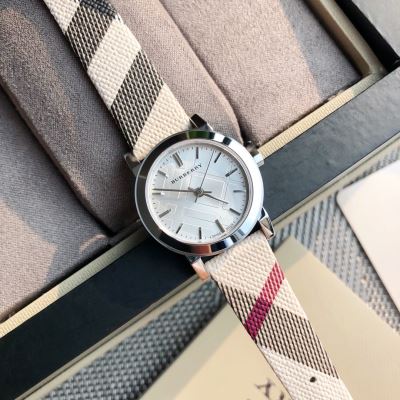 バーバリー BURBERRY 時計 ウォッチ 高級感演出 