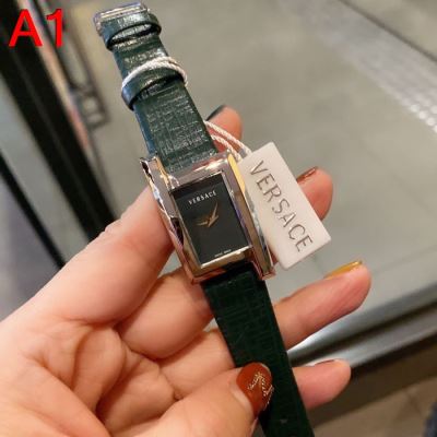 ヴェルサーチェ VERSACE 時計 ウォッチ 開催 21*39mm