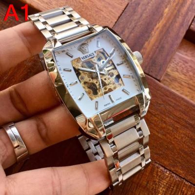 ヴェルサーチェ VERSACE 時計 ウォッチ 格安！ 42*13mm
