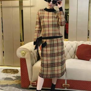 3色可選 2020即旬な装いに 都市独特のトレンドアイテム 風通しのよい バーバリー BURBERRY ワンピース
