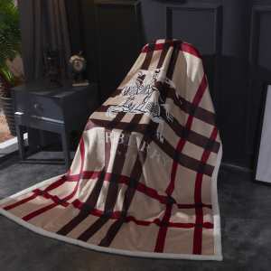 想像以上の柔らかさと軽量 バーバリー BURBERRY 超心地よい肌触り ブラン...