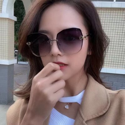 FENDI フェンデイ サングラス/眼鏡/メガネ/透明サングラス·眼鏡のフレーム お買得