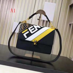 快適さと洗練された表情 ショルダーバッグ 新季度 4色可選 フェンディ FENDI 海外先行発売