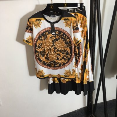 VERSACE ヴェルサーチ 半袖上下セット 個性派