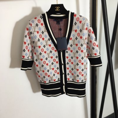 LOUIS VUITTON ルイヴィトン 半袖 ニット 保温性が高く手触りもよい