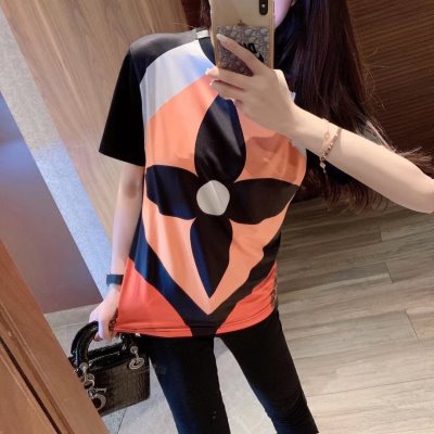LOUIS VUITTON ルイヴィトン 半袖Tシャツ SALE!今季