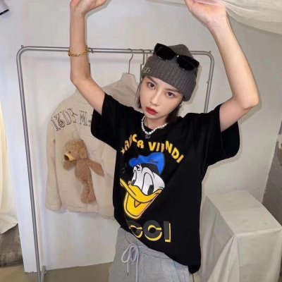 GUCCI グッチ 半袖Tシャツ ふわふわ生地は肌触りのよい