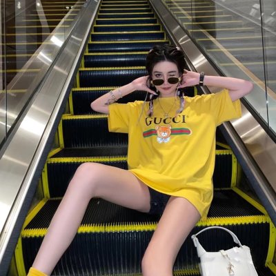 GUCCI グッチ 半袖Tシャツ 高級感溢れるデザイン