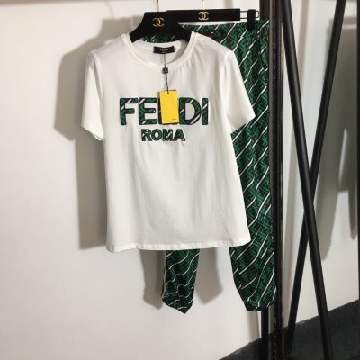 FENDI フェンデイ 半袖上下セット 大人のおしゃれに