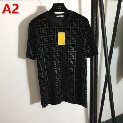 FENDI フェンデイ 半袖Tシャツ プレゼントに