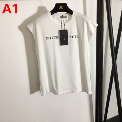 BOTTEGA VENETAボッテガヴェネタ 半袖Tシャツ 首胸ロゴ
