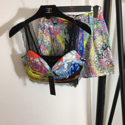 VERSACE ヴェルサーチ 水着 ふわ～ふわの肌触り 