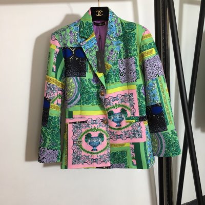 VERSACE ヴェルサーチ テーラードジャケット 高級感溢れる