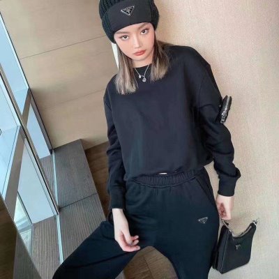 PRADA プラダ スポーツウェア/上下セット 一味違うケーブル編みが魅力満点