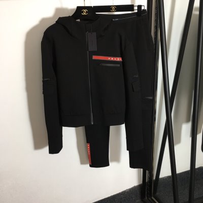 PRADA プラダ スポーツウェア/上下セット 大人のおしゃれに