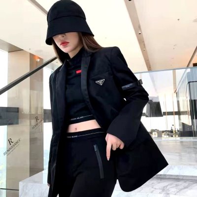 PRADA プラダ トレンチコート 超レア 新入荷
