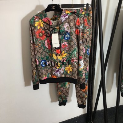 GUCCI グッチ ジャケット、上着/パーカー メンズ 高級