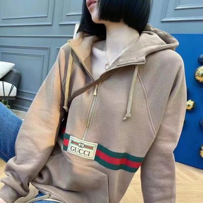GUCCI グッチ ジャケット、上着/パーカー ふわ～ふわの肌触り 