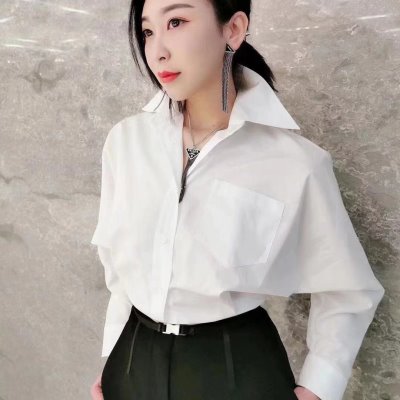 PRADA プラダ シャツ 高級感演出