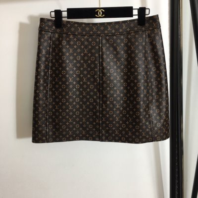 LOUIS VUITTON ルイヴィトン ハーフスカート 履かせやすい