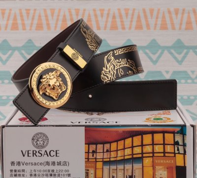 VERSACEヴェルサーチェ 顔を引き立つ ベルト 