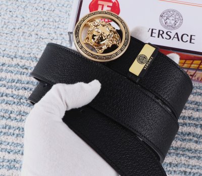 VERSACEヴェルサーチェ 個性派 ベルト 