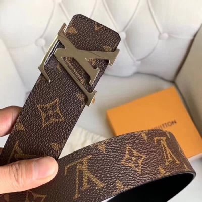 LOUIS VUITTONルイヴィトン 日本即完売予想 ベルト 4.0cm