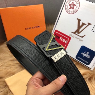 LOUIS VUITTONルイヴィトン 気軽にオシャレ ベルト 4.0cm